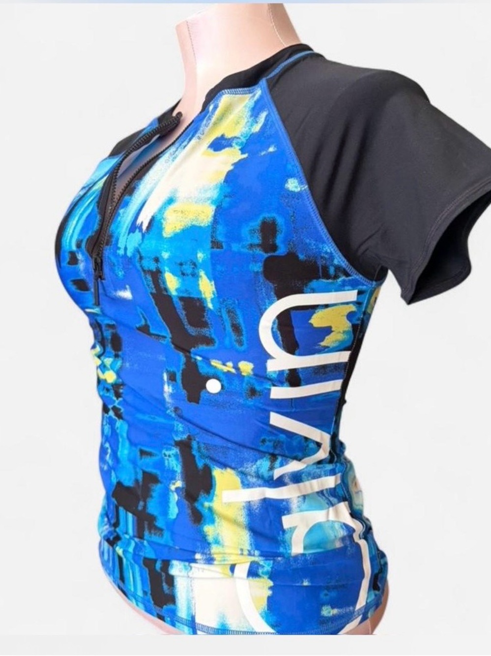 Calvin Klein rashgaurd